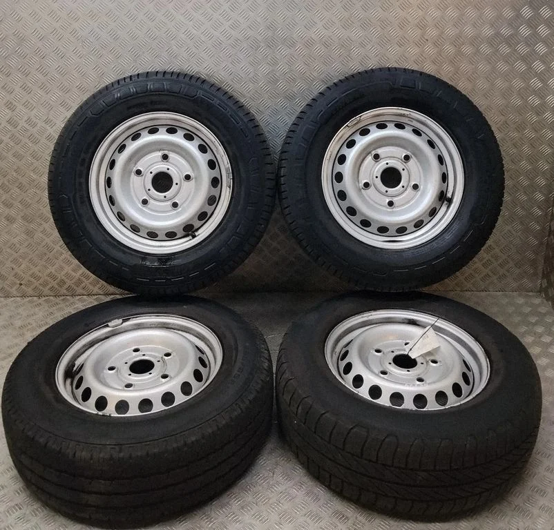 R16 lengvojo lydinio ratlankis (-iai)