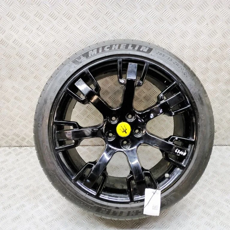 R20 lengvojo lydinio ratlankis (-iai)